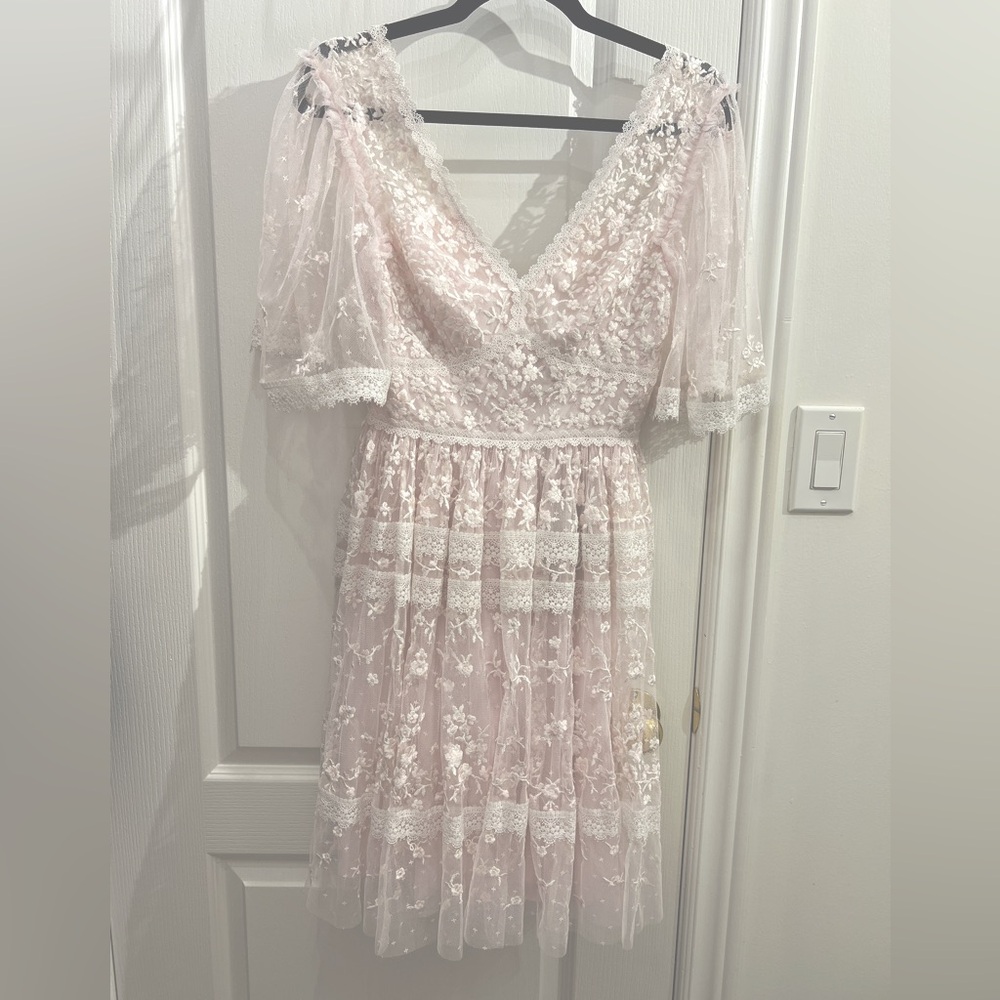 NWT Needle & thread Sweetheart Lace Mini Dress